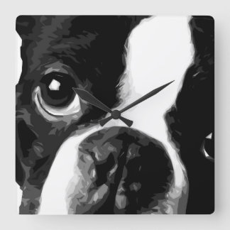 A Black and white Boston skräcker Fyrkantig Klocka