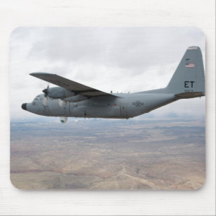 A.C. - 130 Hercules soars till och med himmlen Musmatta