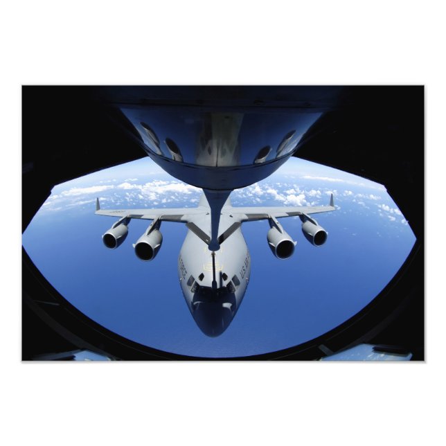 A C-17 Globemaster III får bränsle Fototryck (Framsidan)