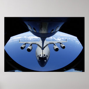 A C-17 Globemaster III får bränsle Poster