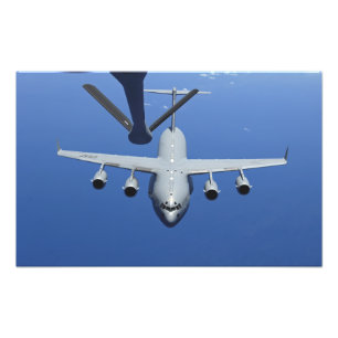 A C-17 Globemaster III närmar sig uppsvinget Fototryck