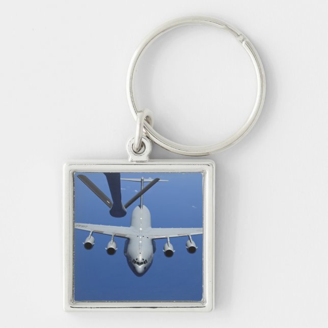 A C-17 Globemaster III närmar sig uppsvinget Fyrkantig Silverfärgad Nyckelring (Framsidan)