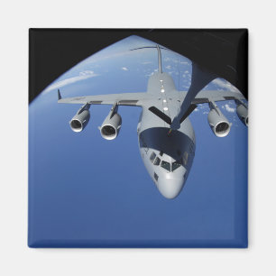 A.C. - 17 som Globemaster III mottar, tankar 2 Magnet
