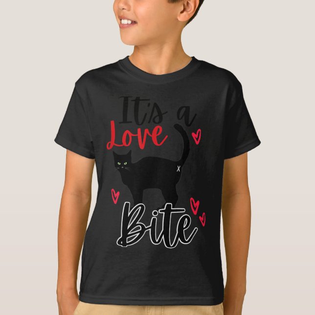 A Cat Bite Means Love, Kitty Valentines  T Shirt (Framsida)