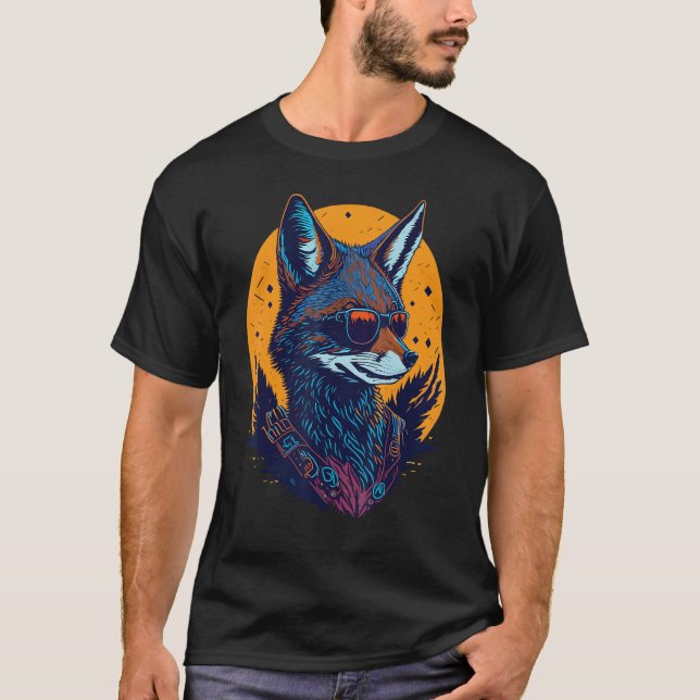 A Cool Canine in Shades Retro Graphic  Cute Coyott T Shirt (Framsida)