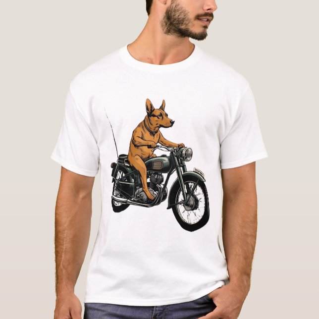 A Cool Dog Riding a Motorcycle T Shirt (Framsida)