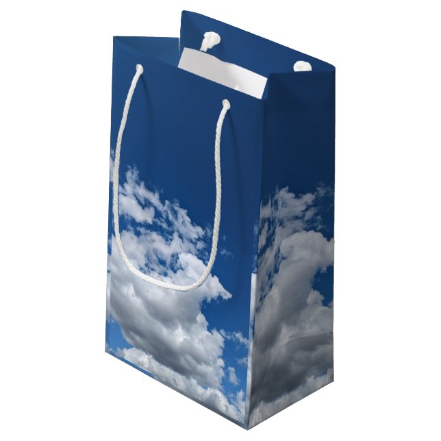 A corner of clouds (Baksidan Vinklad)