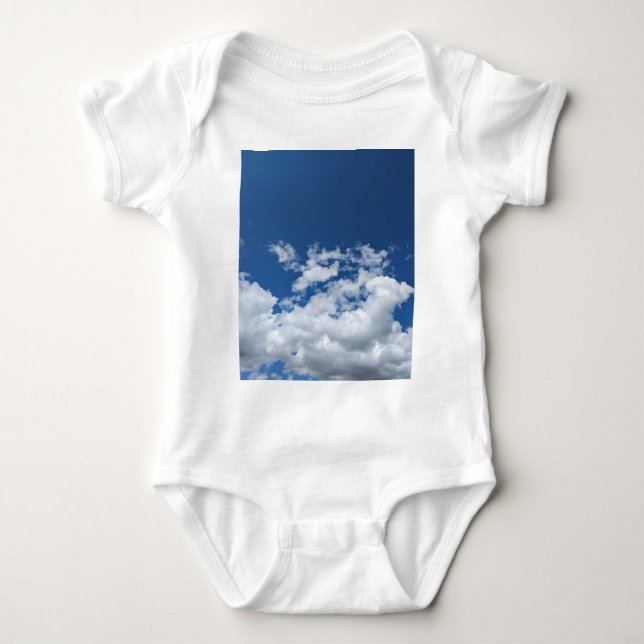 A corner of clouds t shirt (Framsida)