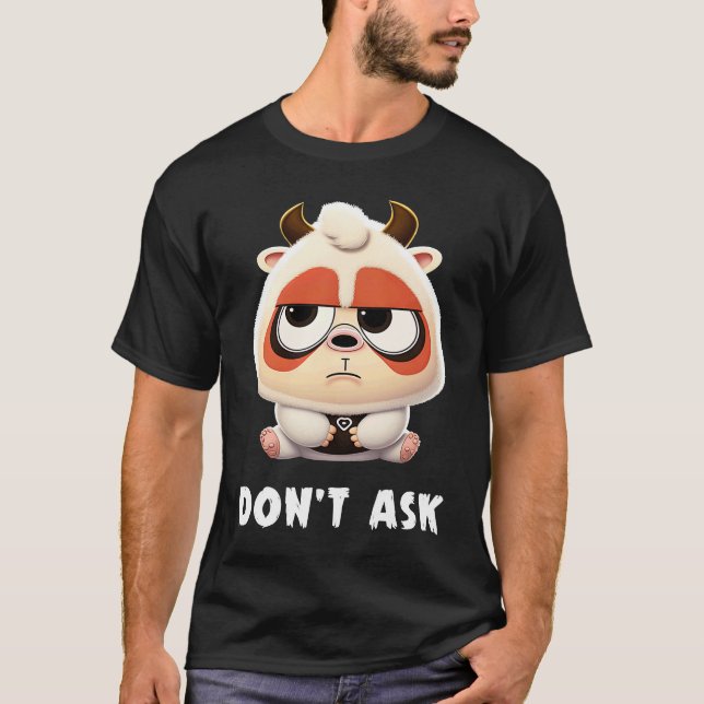 A Cute Little Teddy Bear with Horns Saying Don't A T Shirt (Framsida)