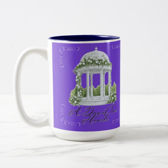 A day of two hearts purple Två-Tonad mugg (Vänster)