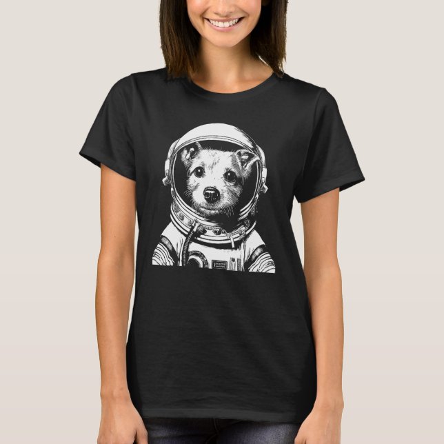 A Dog Astronaut in Space Illustration For Dog Mom  T Shirt (Framsida)