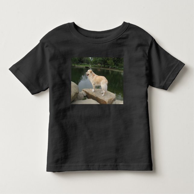 A Dog At A Pond T Shirt (Framsida)