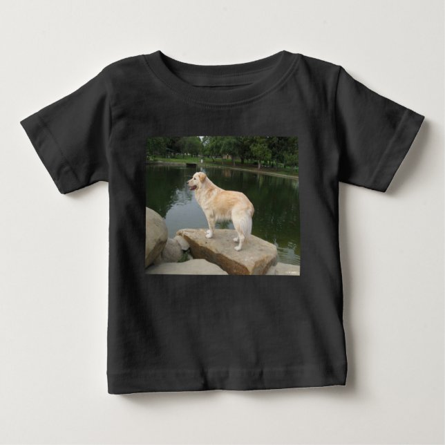 A Dog At A Pond T Shirt (Framsida)