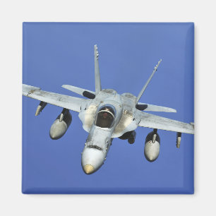 A F/A-18 Hornet deltar i en uppdrag Magnet