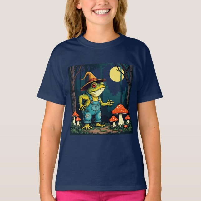 A Familiar Toad Witch Foraging At Night T Shirt (Framsida)