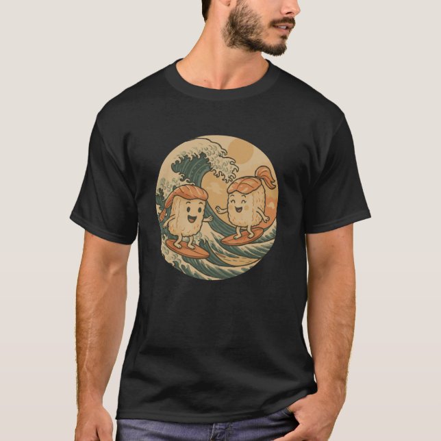 A Funny Rice Sushi Catching Waves T Shirt (Framsida)