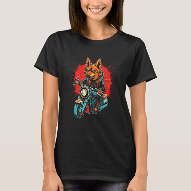 A German Shepherd dog riding a motorcycle T Shirt (Framsida)