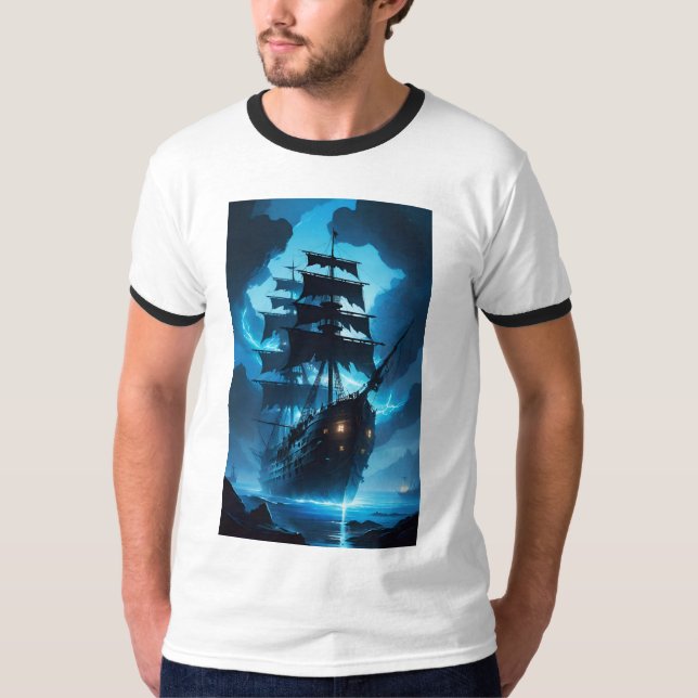 a ghost ship, a pirate ship, a foggy ship, the Fly T Shirt (Framsida)
