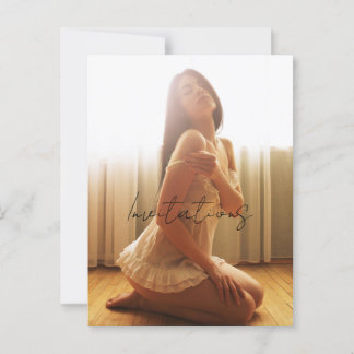 A Girl in a Snöre Pajama Shirt Vykort