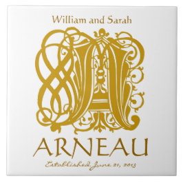 A Guld Monogram på vit - Namn Bröllop Datumpanel Kakelplatta