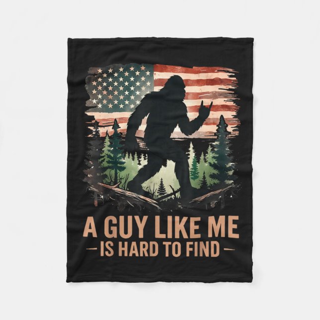 A Guy Like Me Is Hard To Find Bigfoot Funny Hiking Fleecefilt (Framsidan)