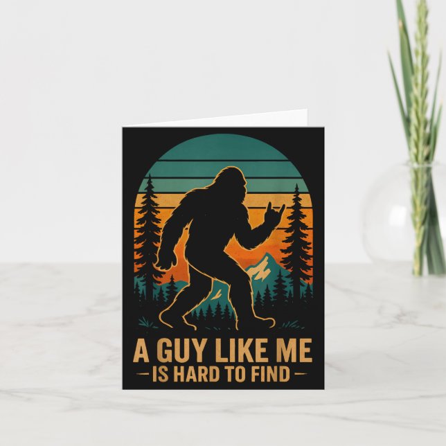 A Guy Like Me Is Hard To Find Bigfoot Funny Hiking Kort (Framsida)