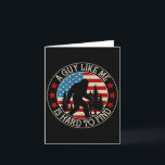 A Guy Like Me Is Hard To Find Funny Bigfoot Americ Kort<br><div class="desc">A Guy Like Me Is Hard To Find Funny Bigfoot American Flag 1</div>