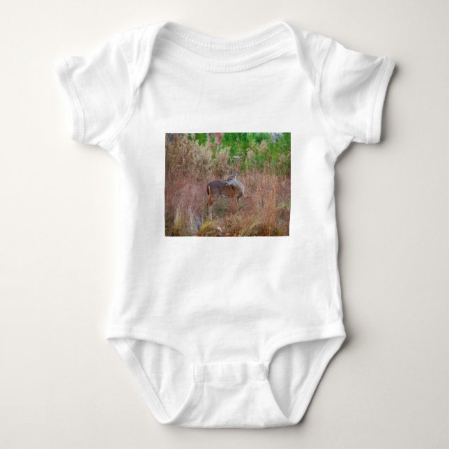 A Hjort i Tall Grass T Shirt (Framsida)