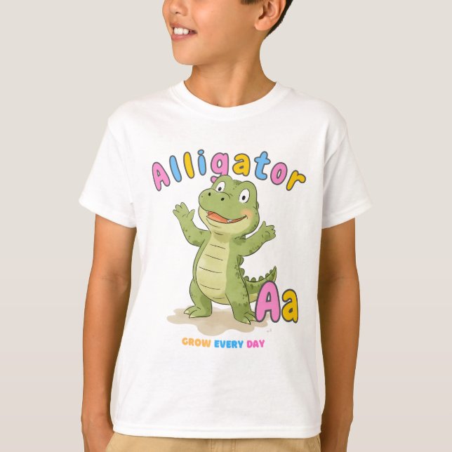 "A is for Alligator" Alphabet Tee - Groda varje da (Framsida)
