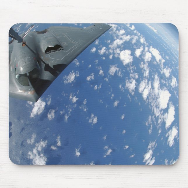 A KC-135 Stratotanker tar emot B-2-andan Musmatta (Framsidan)