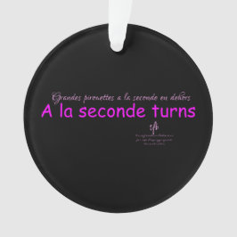 A La Seconde Turns Black and Rosa Round