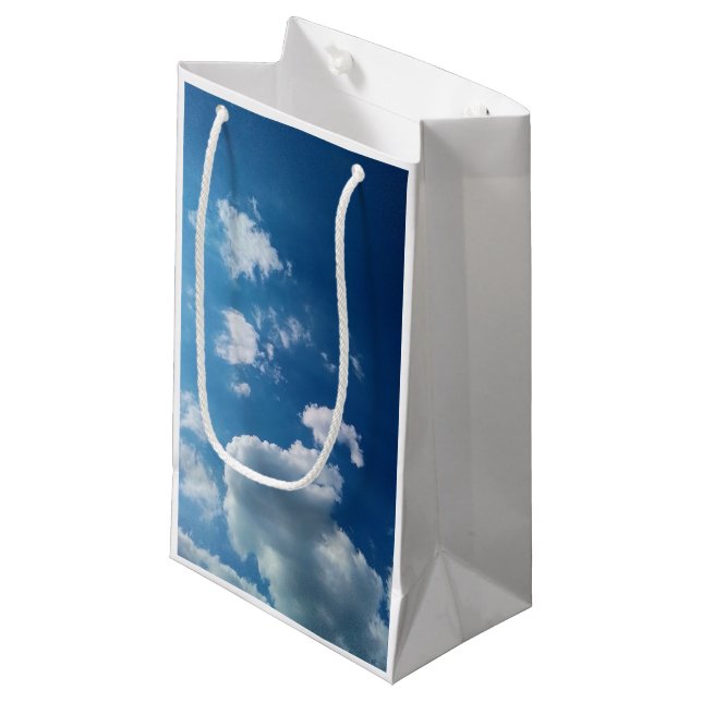 A large cloud (Framsidan Vinklad)