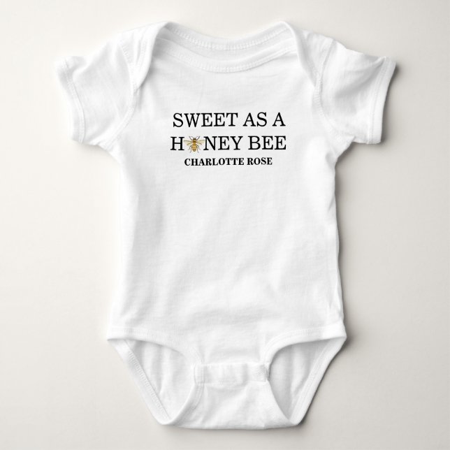 A little Honey Is On The Way Baby Shower T Shirt (Framsida)