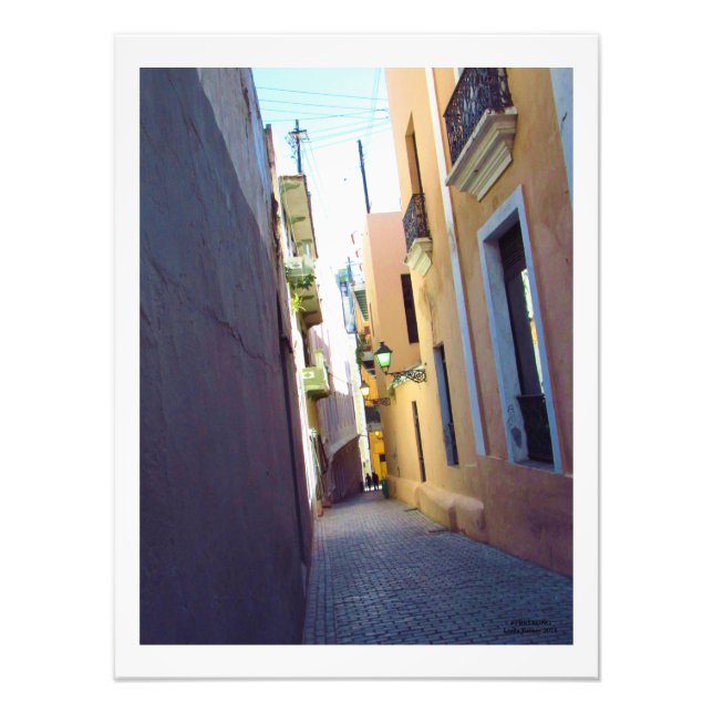 A Lonely Street i Old San Juan Fototryck (Framsidan)