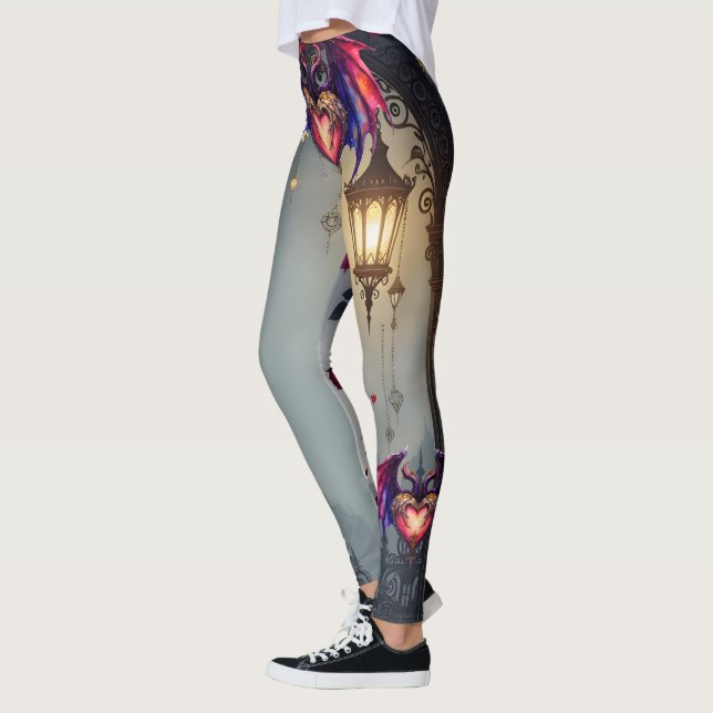 A Moonlit Invitation –Love Turns the Gears of Time Leggings (Vänster)
