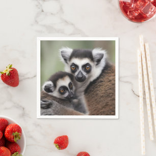**"A Mor Kärlek: Mummy och Baby Lemur Cuddling" Pappersservett