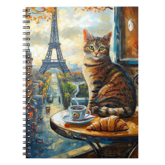 A Morning in Paris | Tabby Cat at a Cafe Anteckningsbok (Framsidan)