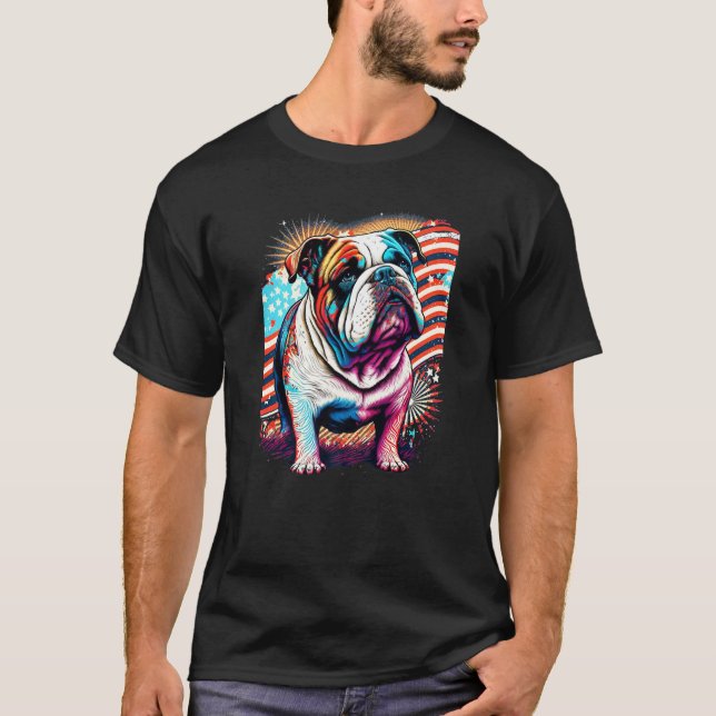 A Patriotic Bulldog and American Flag Premium T Shirt (Framsida)