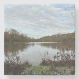 A peacful lake.. stenunderlägg