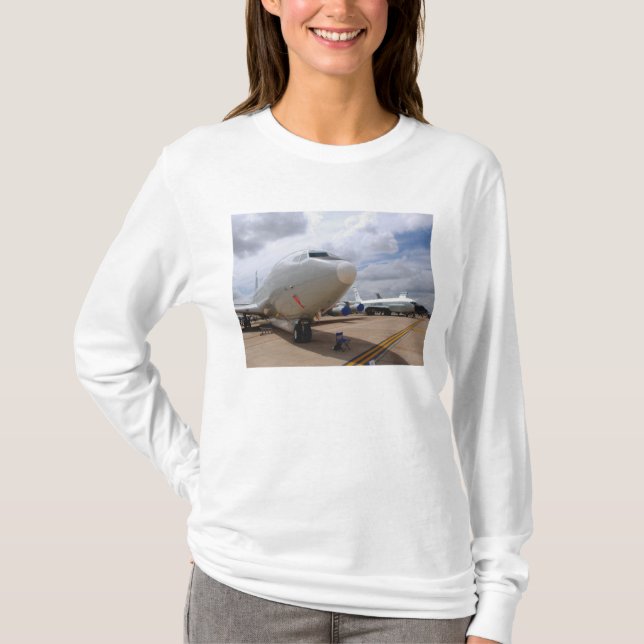 A RC-135V/W Rivet Joint Aircraft Tee Shirt (Framsida)