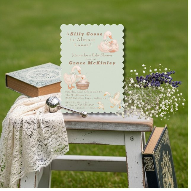 A Silly Goose is Almost Loose green Baby Shower Inbjudningar (A Silly Goose is Almost Loose green Baby Shower Invitation)