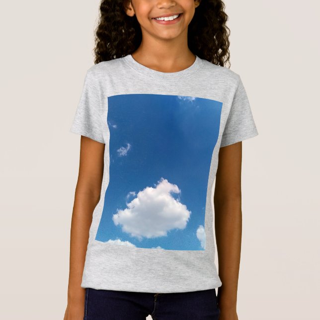 A simple cloud t shirt (Framsida)