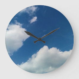 A softness to the clouds stor klocka