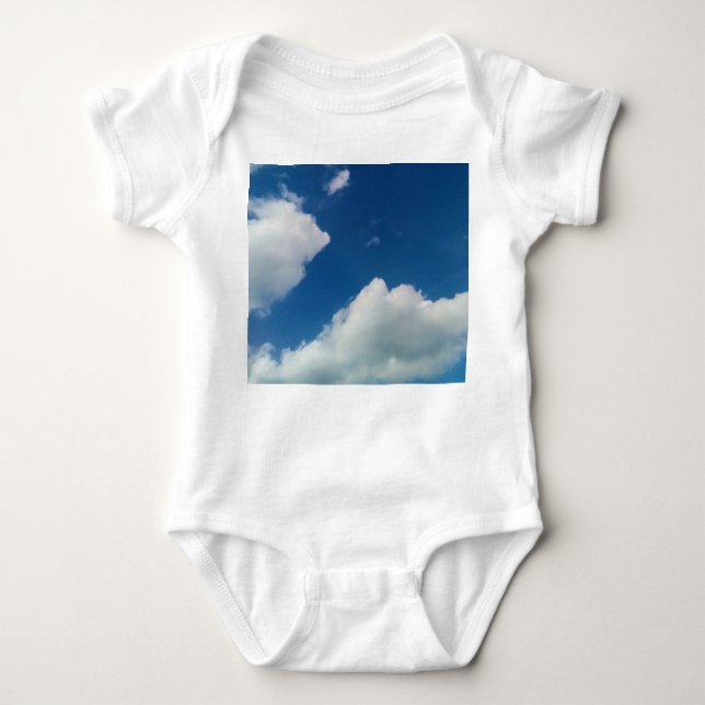 A softness to the clouds t shirt (Framsida)