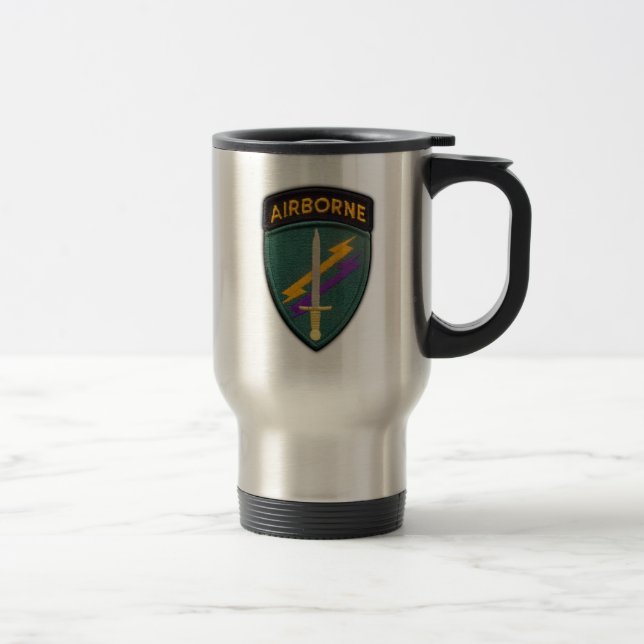 A) speciella poliser och civilrättsliga veteraner resemugg (Höger)