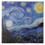A Starry Night: Saint Remy av Vincent Van Gogh Kakelplatta<br><div class="desc">År är 1889. Vincent Van Gogh är patient på asyl Saint-Paul-de-Mausole i Saint-Rémy-de-Provence, Frankrike. Han lider av mental sjukdom, och hans läkare har rekommenderat honom att stanna inomhus och undvika att måla. Men Van Gogh kan inte motstå uppmaningen att skapa, och han tillbringar sina dagar med att måla landskapen och...</div>