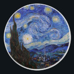 A Starry Night: Saint Remy av Vincent Van Gogh Knopp<br><div class="desc">År är 1889. Vincent Van Gogh är patient på asyl Saint-Paul-de-Mausole i Saint-Rémy-de-Provence, Frankrike. Han lider av mental sjukdom, och hans läkare har rekommenderat honom att stanna inomhus och undvika att måla. Men Van Gogh kan inte motstå uppmaningen att skapa, och han tillbringar sina dagar med att måla landskapen och...</div>
