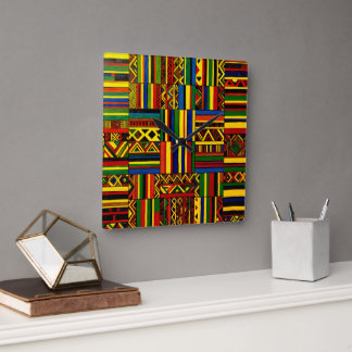 A stylized interpretation of "Kente" print Fyrkantig Klocka