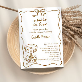 A Tini Bit Brown Hand plockade Martini Möhippa Inbjudningar