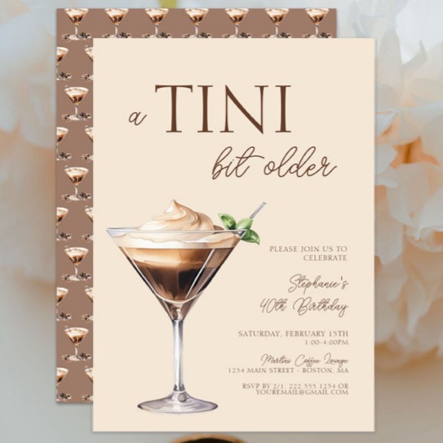 A Tini Bit Older Espresso Martini 40:e födelsedage Inbjudningar (A Tini Bit Older Espresso Martini 40th Birthday Invitation, Elegant, Brunch, Chic Modern Brown Cream)